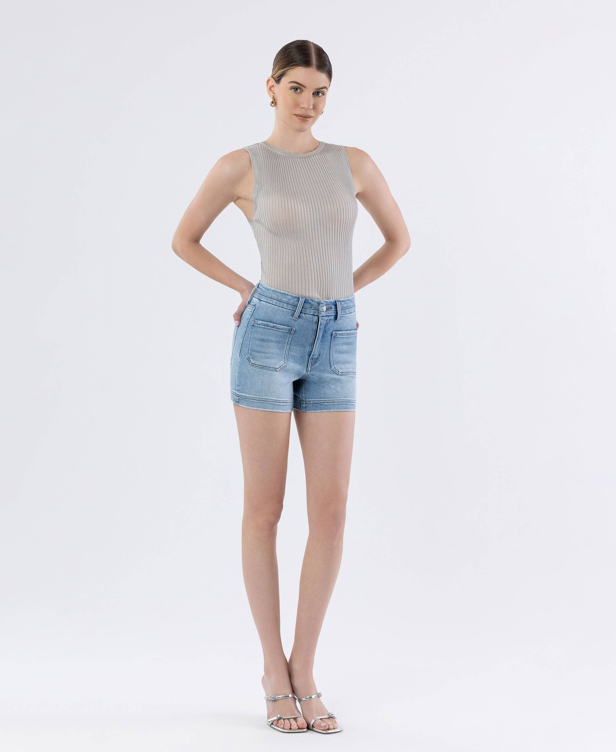 Rebecca - HIGH RISE SEAMLESS WAISTBAND PATCH POCKET SHORTS