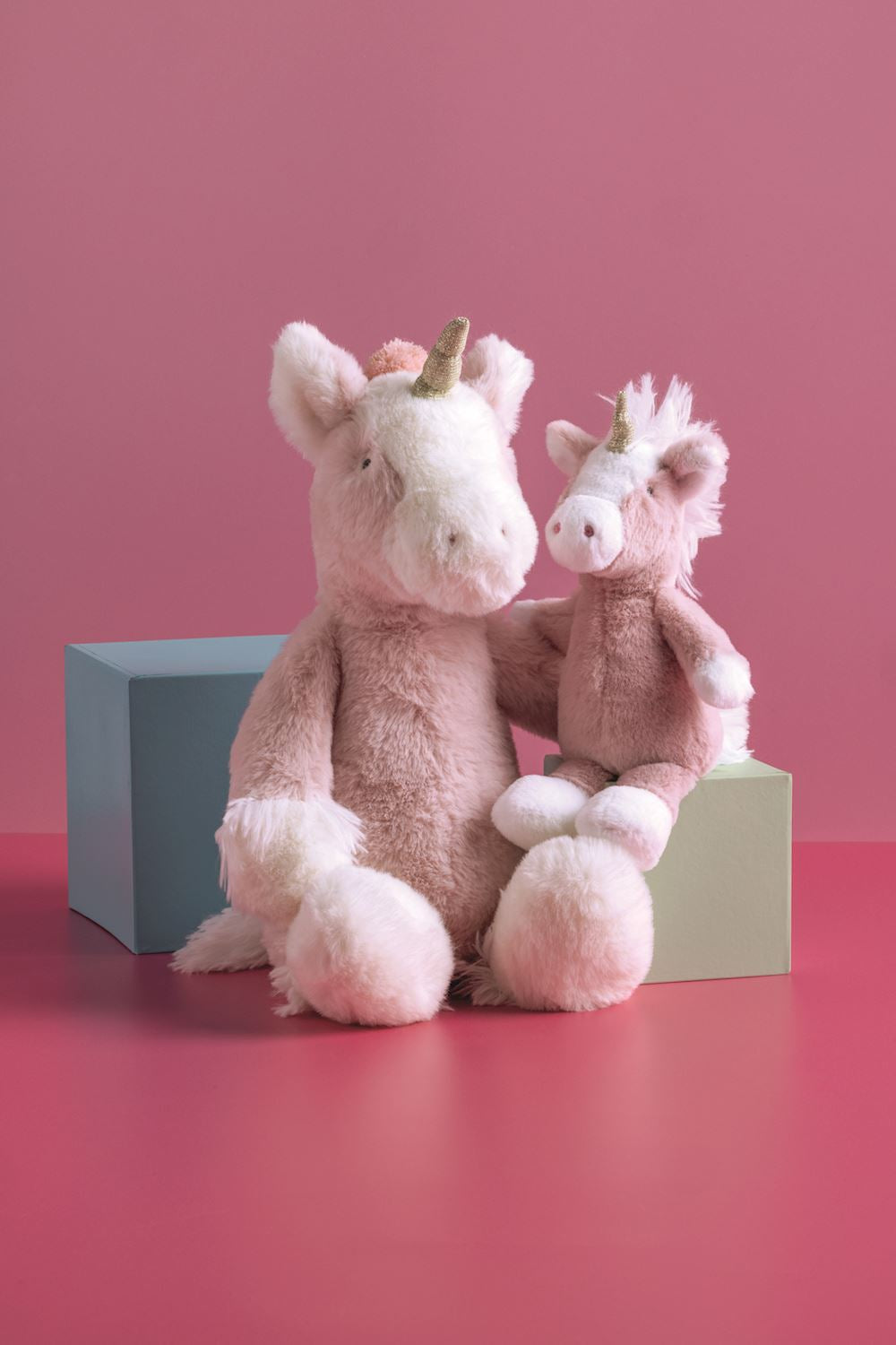 Unicorn Mama & Baby Plush Set – Magnetic Hands Hold the Baby
