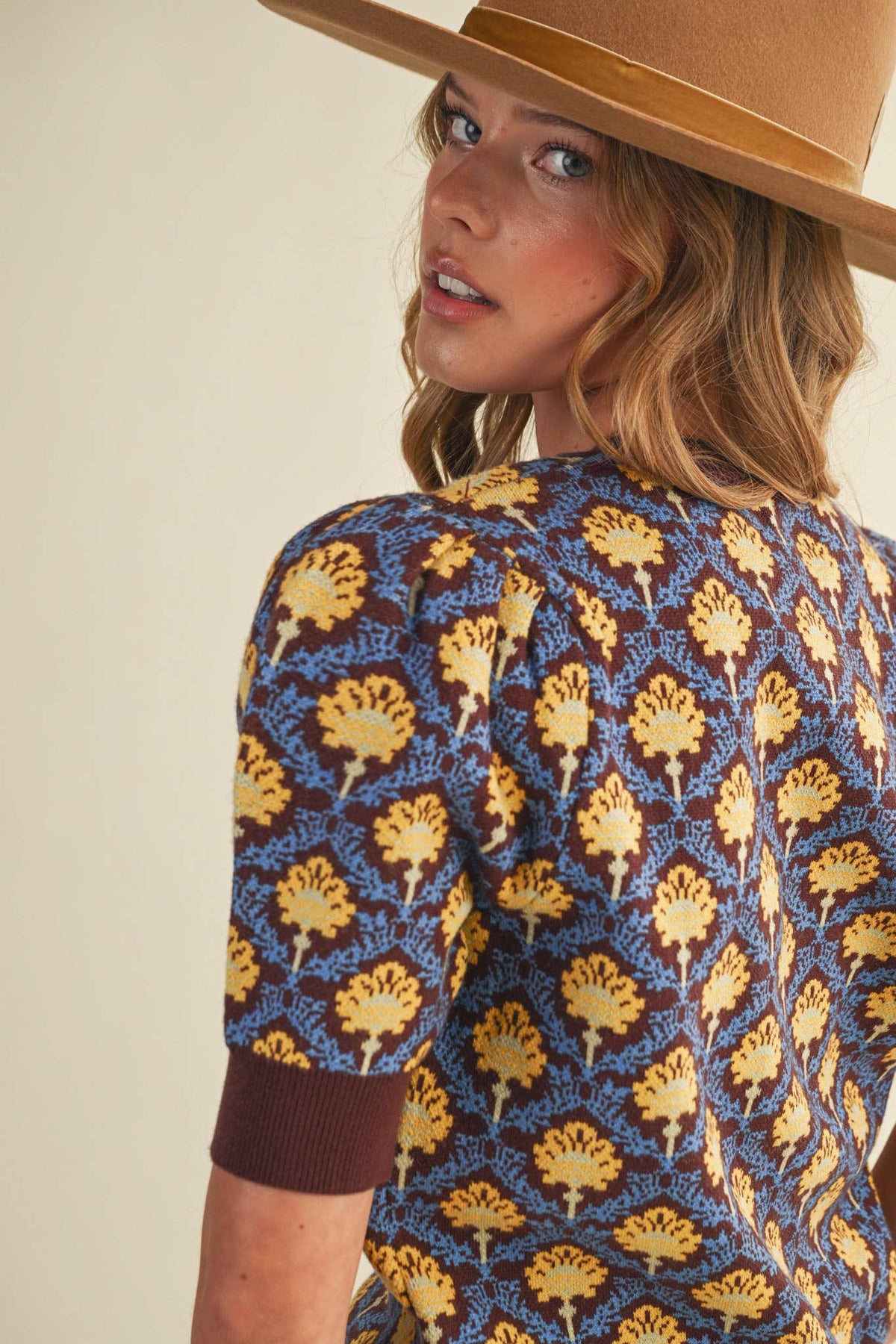 MAEBERRY - FLORAL PATTERN SHORT SLEEVE SWEATER