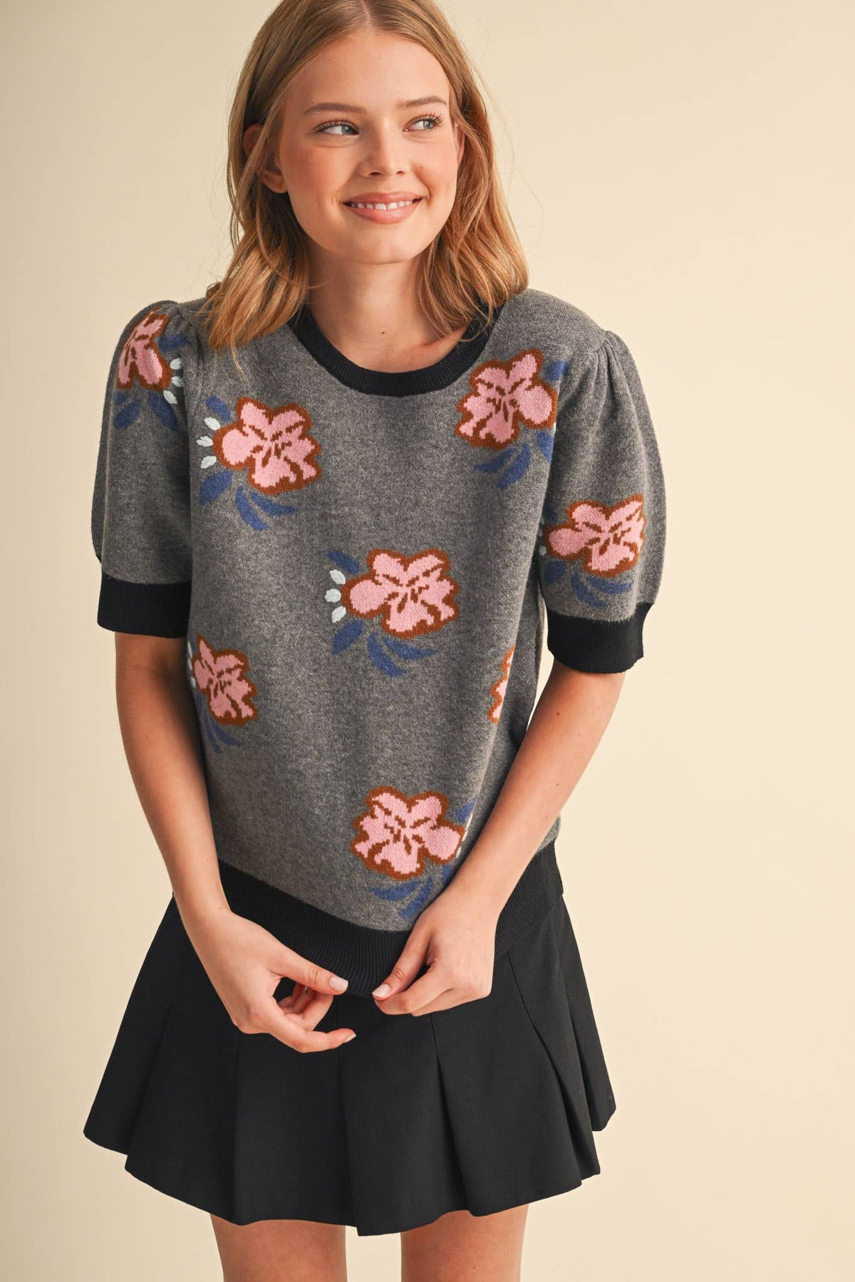 SAVANNA - FLORAL KNIT SHORT SLEEVE SWEATER