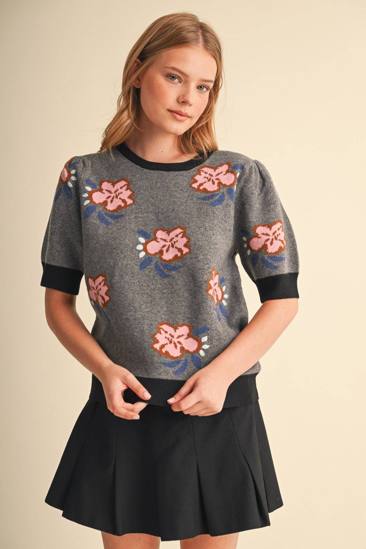 SAVANNA - FLORAL KNIT SHORT SLEEVE SWEATER