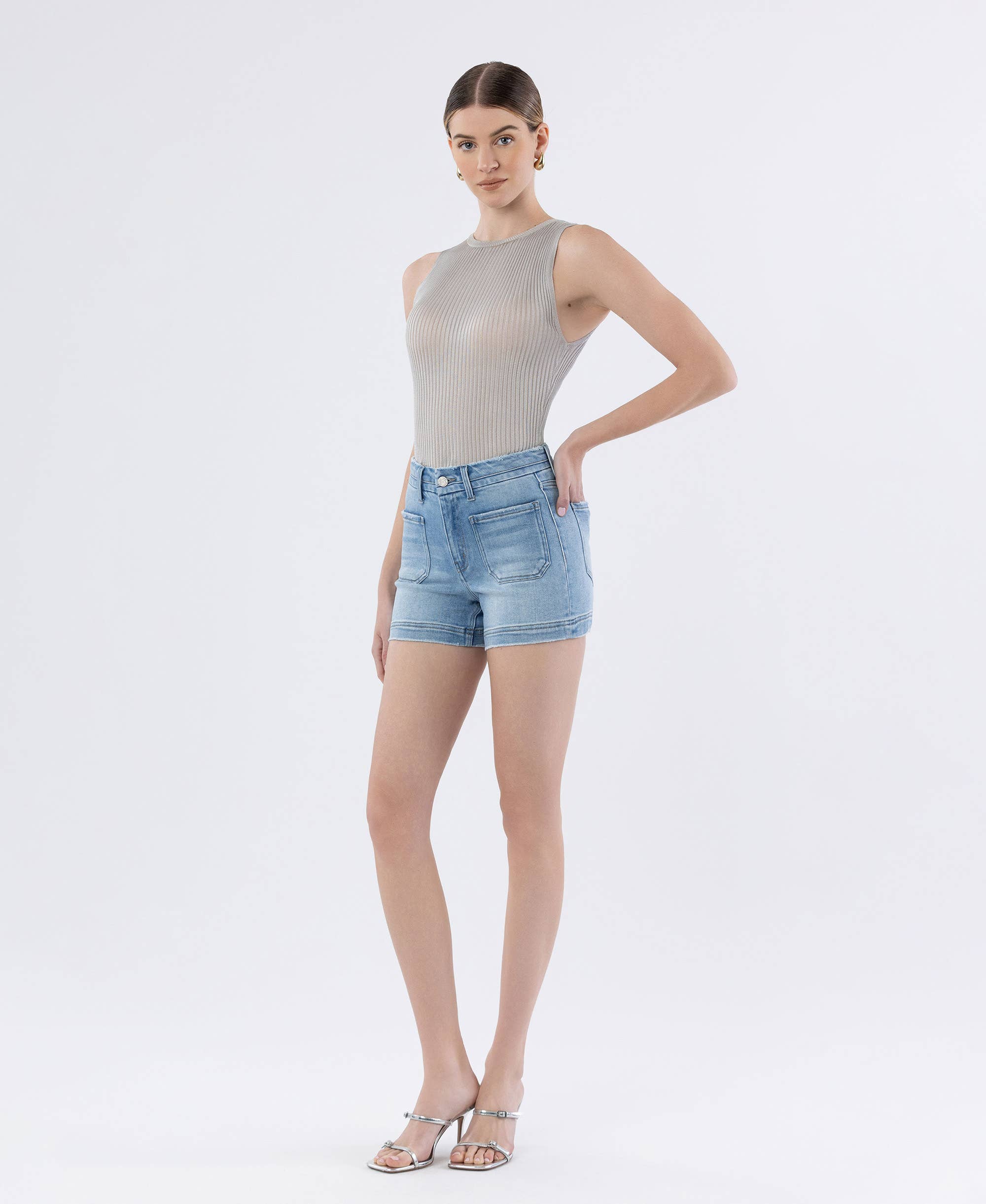 Rebecca - HIGH RISE SEAMLESS WAISTBAND PATCH POCKET SHORTS