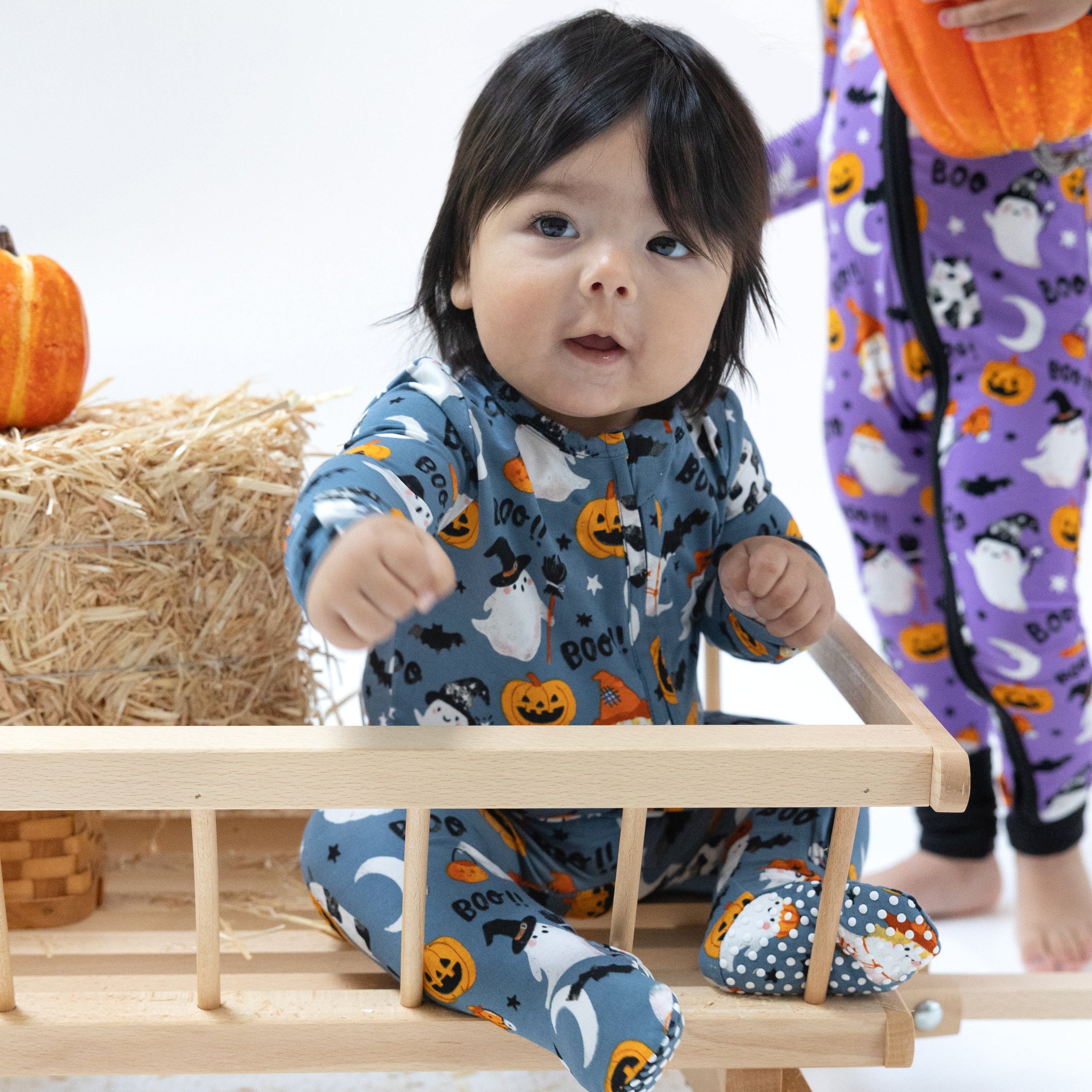 Costumed Ghosts - Glow In The Dark - 2 Way Zipper Footie