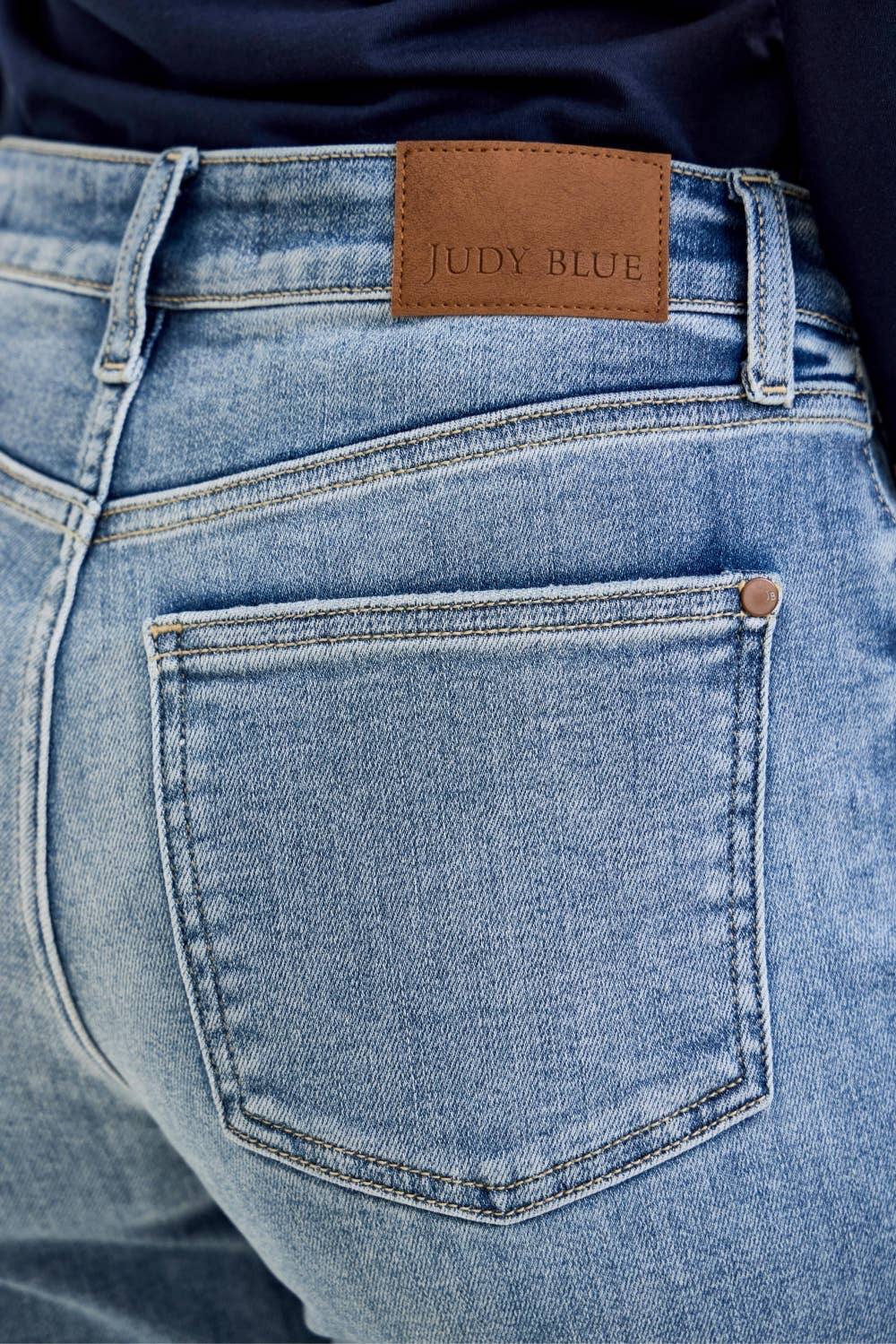 Mid Rise "BILLIE" Boyfriend Light Iced Indigo