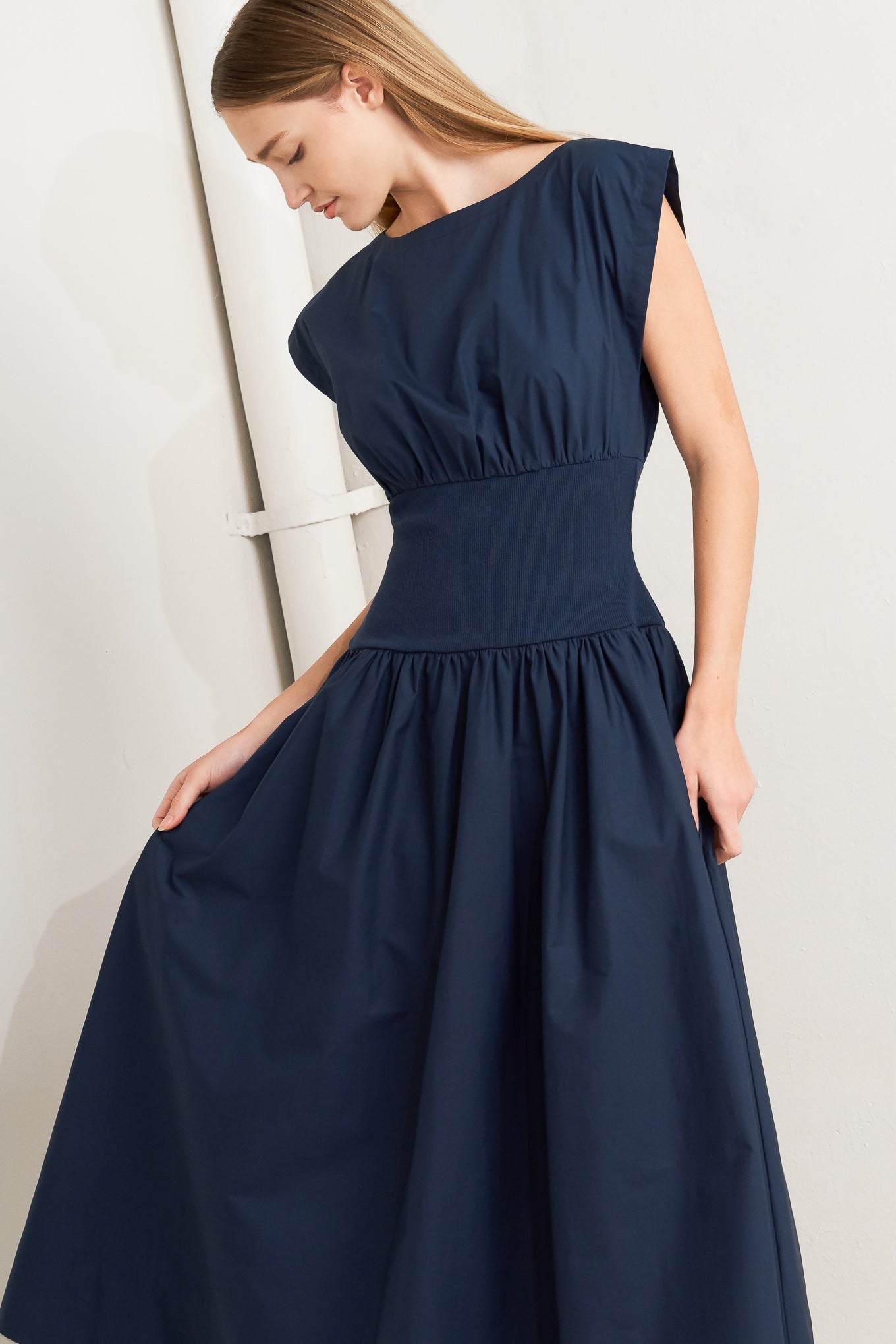 DREAMWEAVER ROMANTIC NAVY WOVEN MIDI DRESS