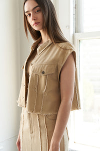 BETWEEN THE PAGES WOVEN TWILL VEST