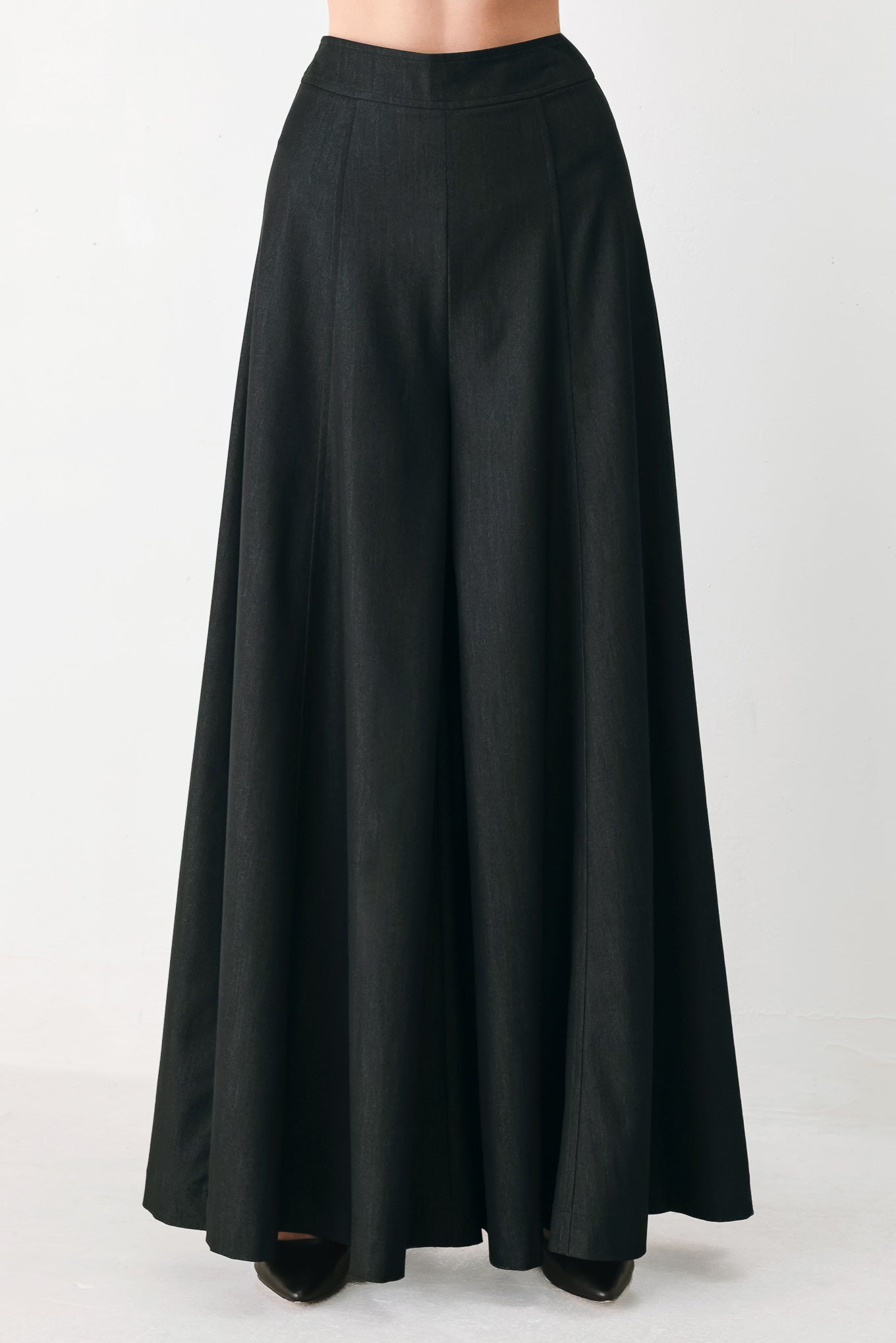 CASUAL ROMANCE WOVEN PANTS