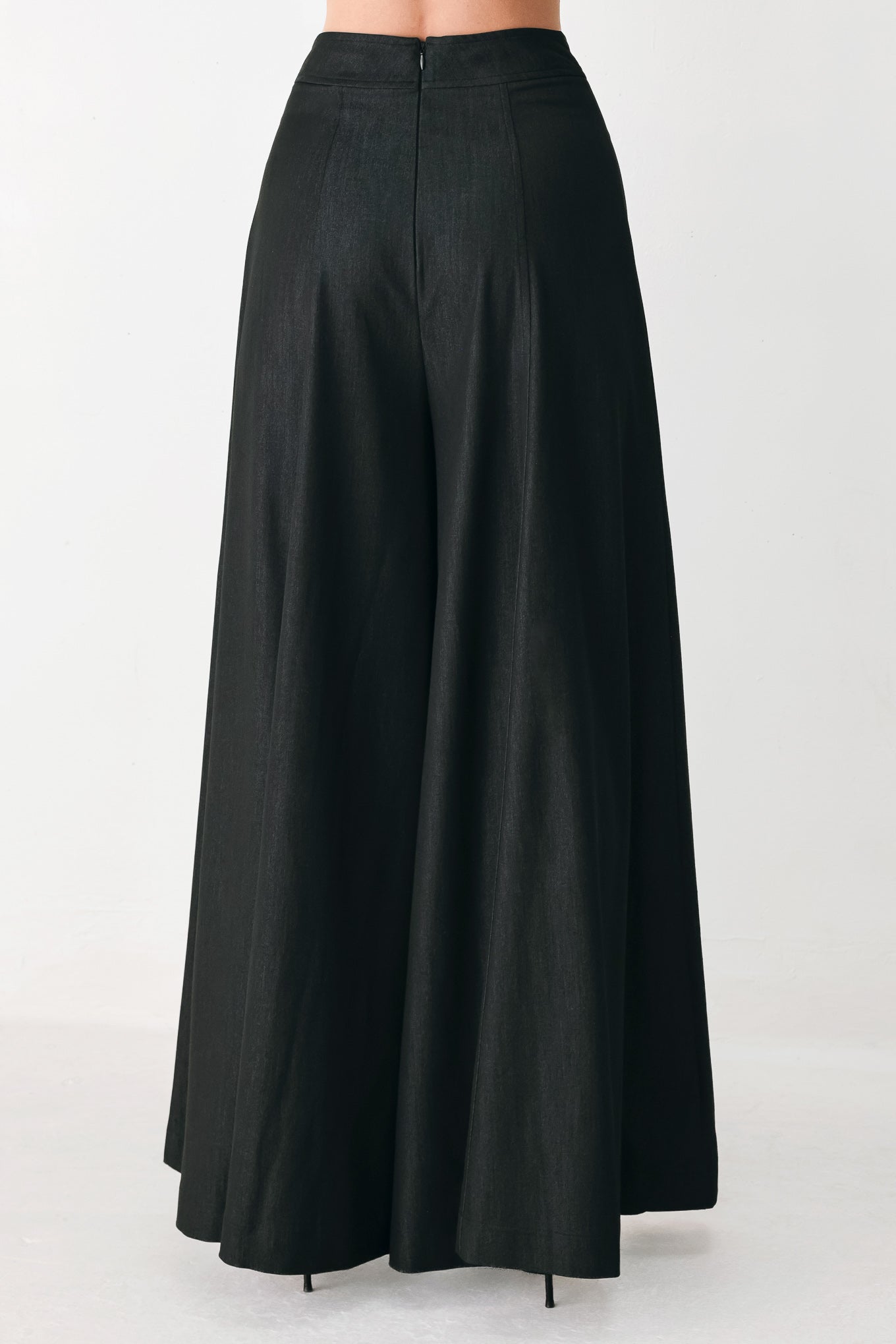 CASUAL ROMANCE WOVEN PANTS