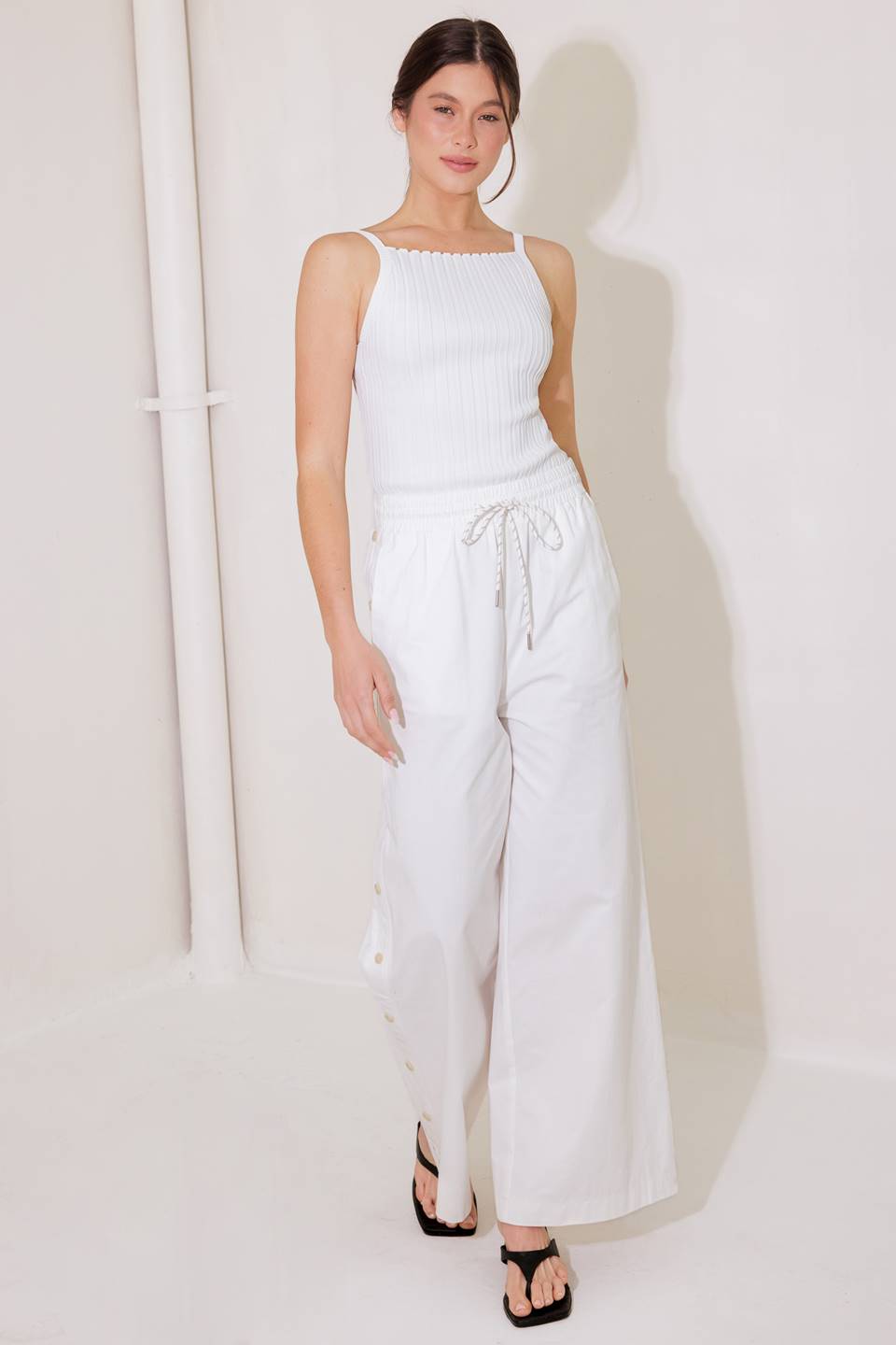 BIT OF SUNSHINE WHITE SWEATER KNIT TANK TOP