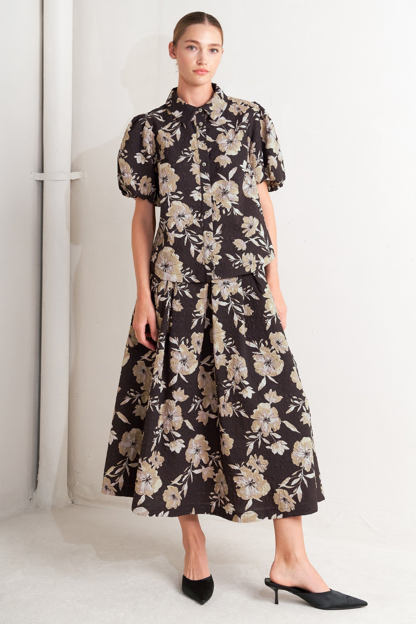 POSH PRESENCE WOVEN TOP