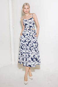 PLAIN OPTIMISM NAVY WOVEN CROP TOP