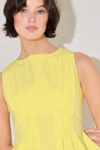 MODERN SHAPE YELLPW WOVEN TOP