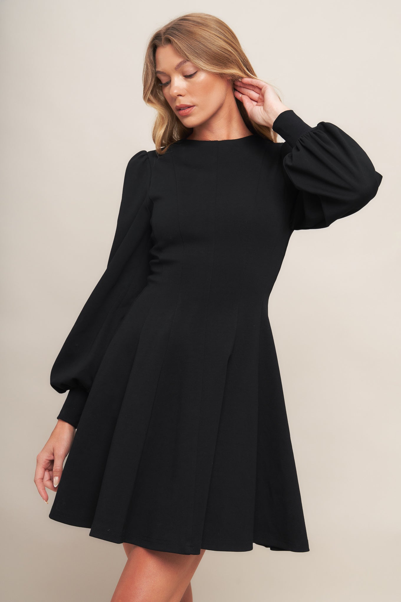 BLACK SWAN HEAVY KNIT MINI DRESS