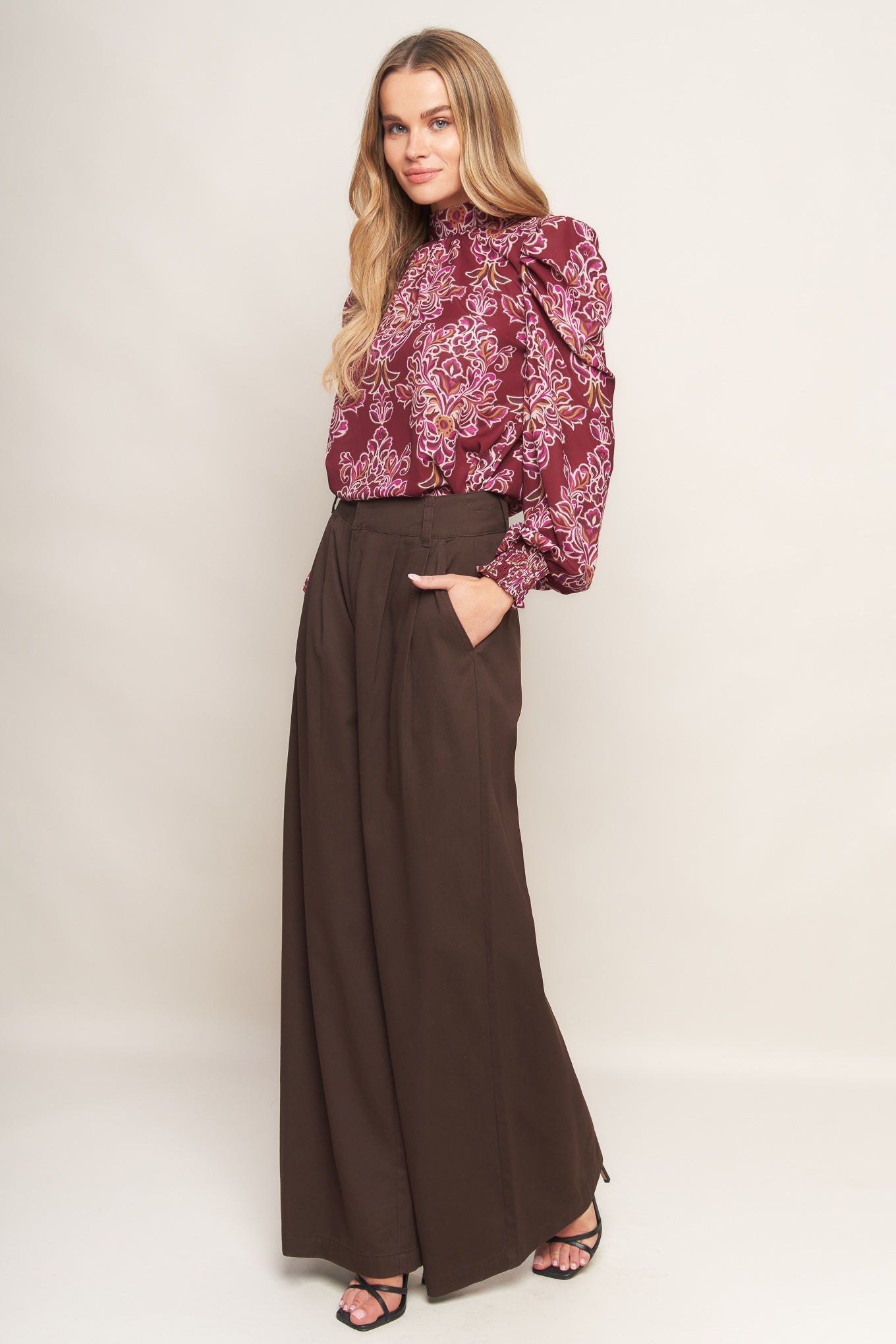 FLOATING ON BY WOVEN TOP