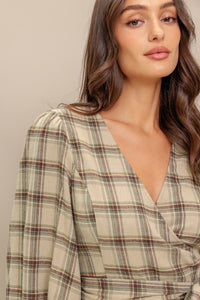 LATTE SUNDAY WOVEN PLAID TOP