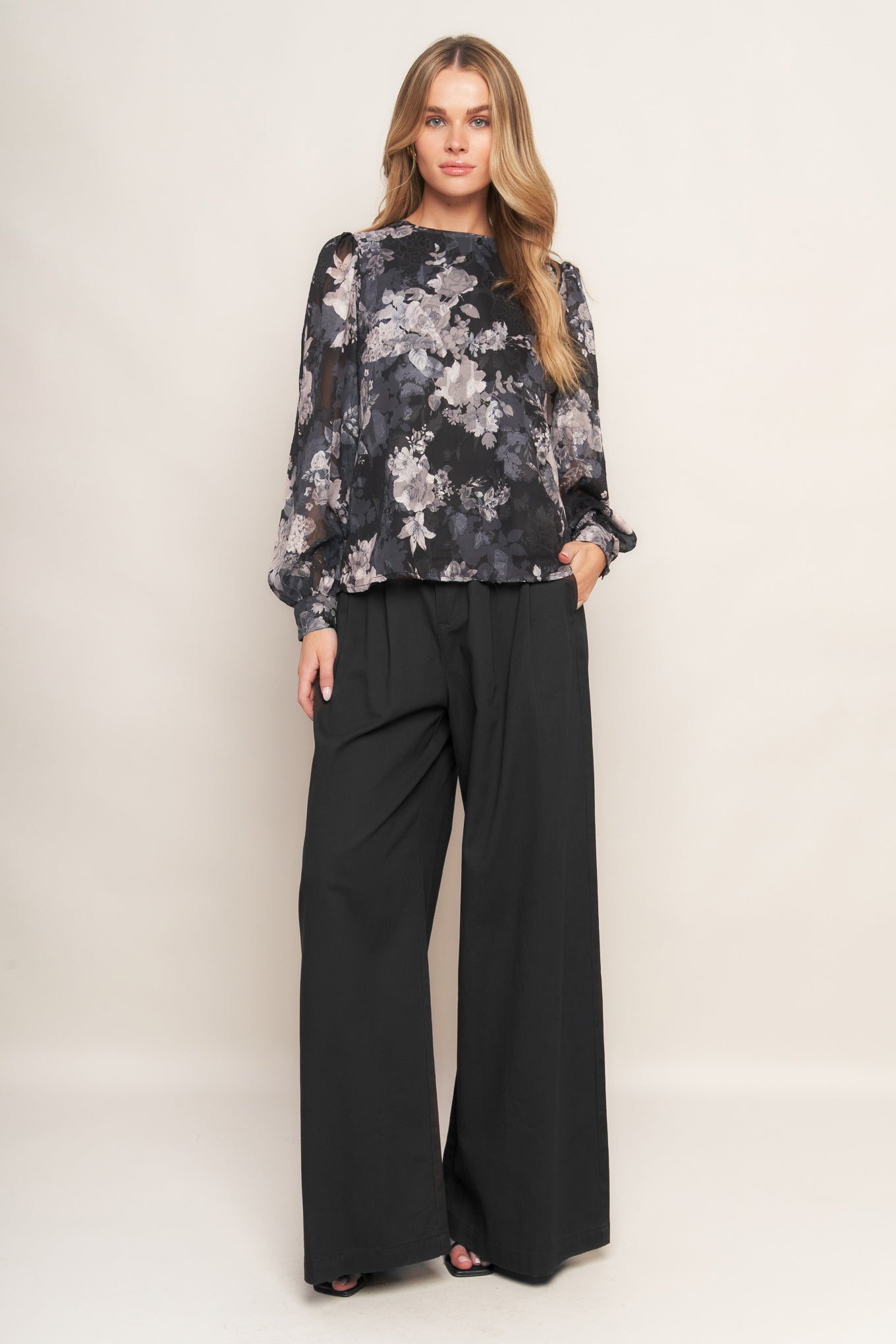 RUNAWAY HEARTS WOVEN TOP