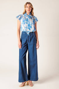 BEAUTY ICON WOVEN TOP