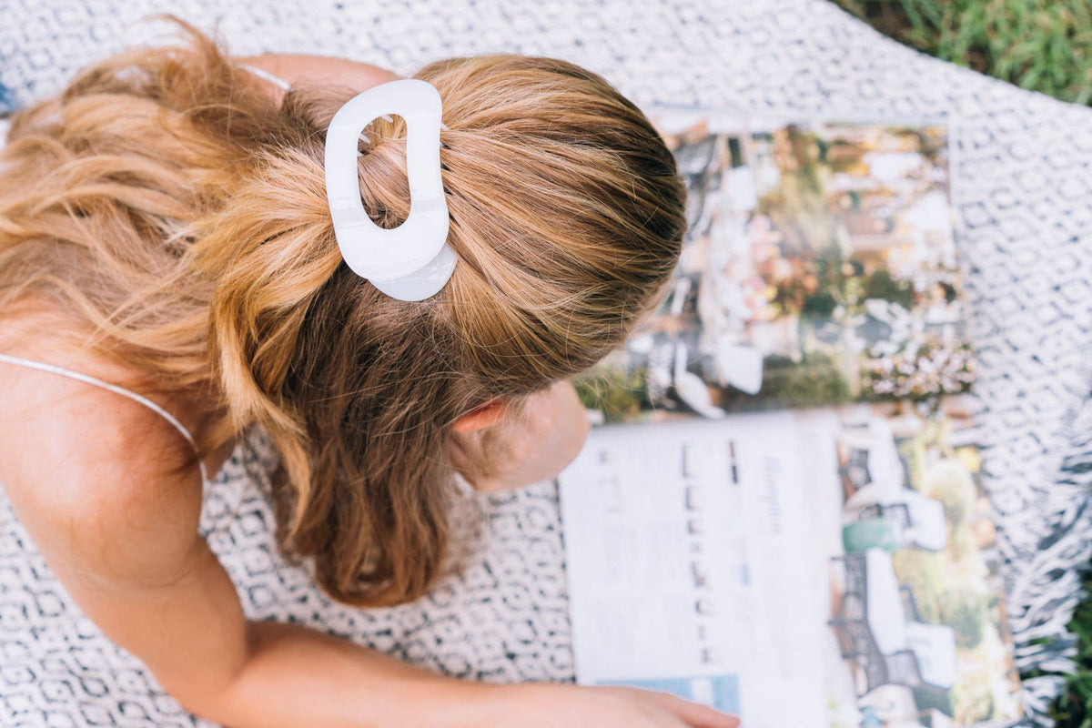 Round Flat Hair Clip | Medium | Coconut White