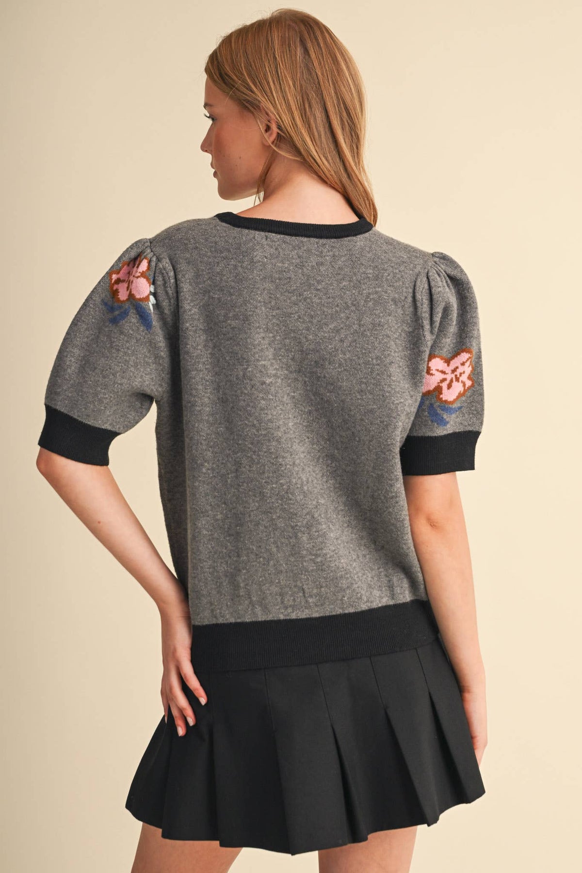 SAVANNA - FLORAL KNIT SHORT SLEEVE SWEATER