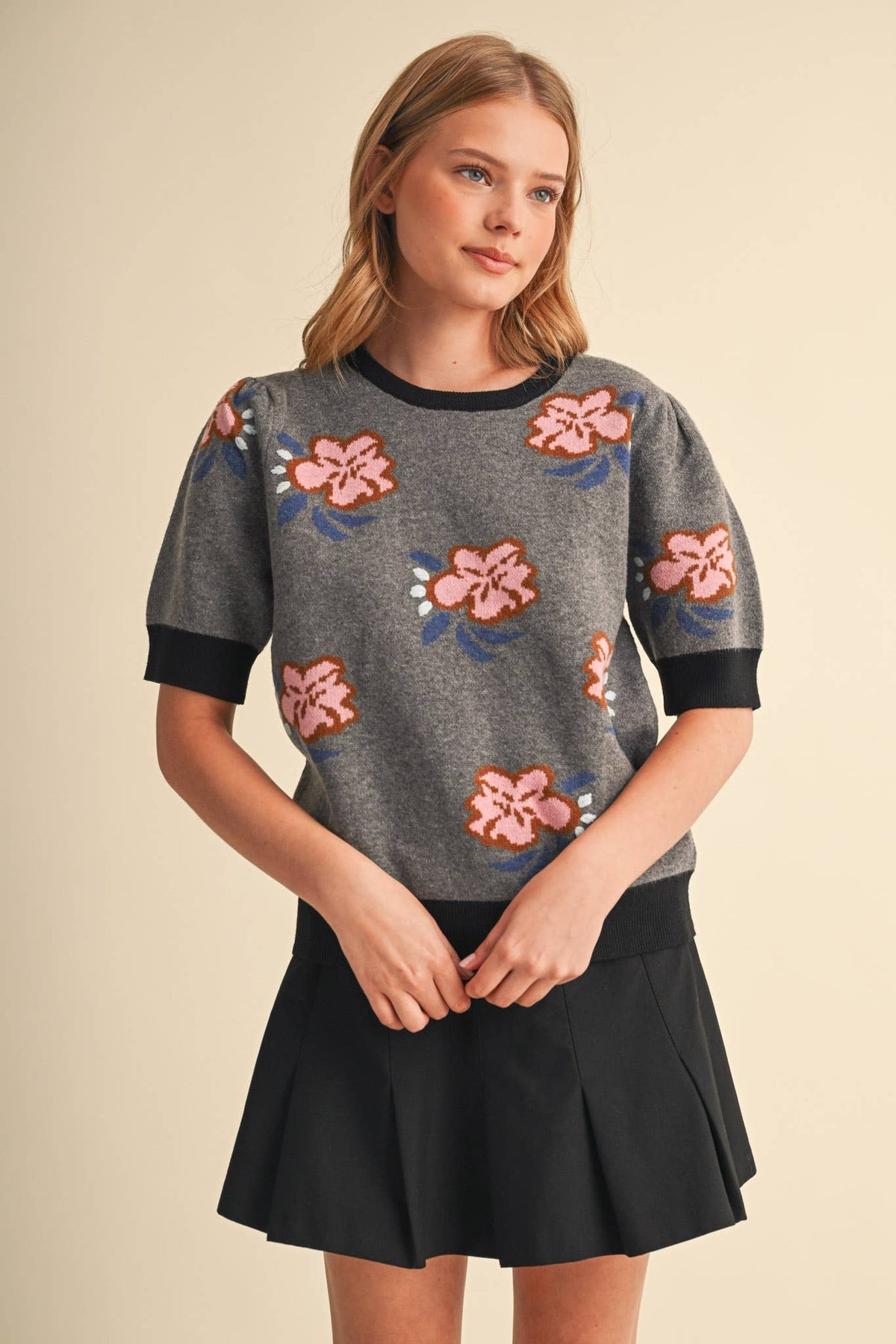 SAVANNA - FLORAL KNIT SHORT SLEEVE SWEATER